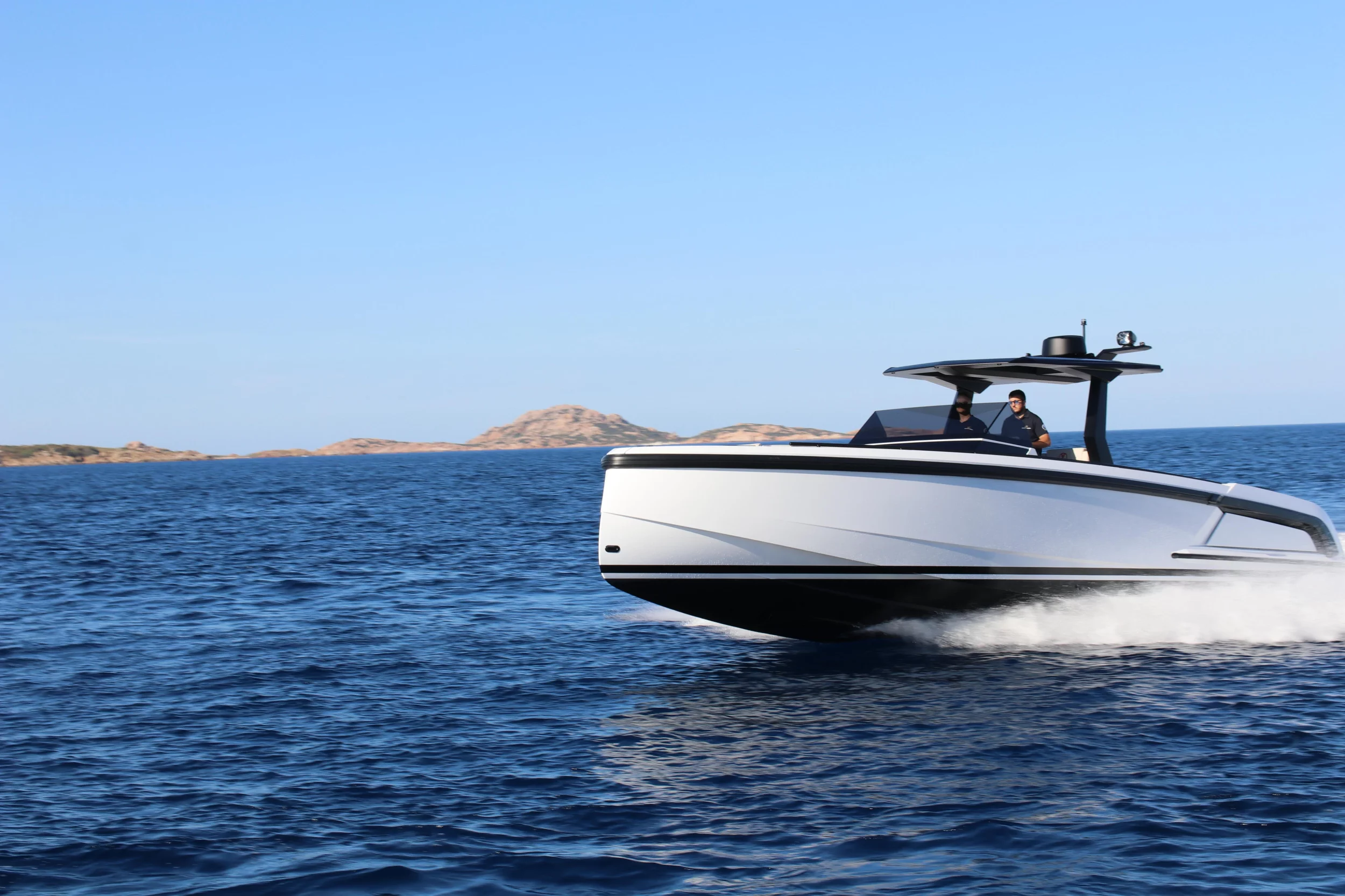 Vanquish VQ40 (Goldfinger)  - 4