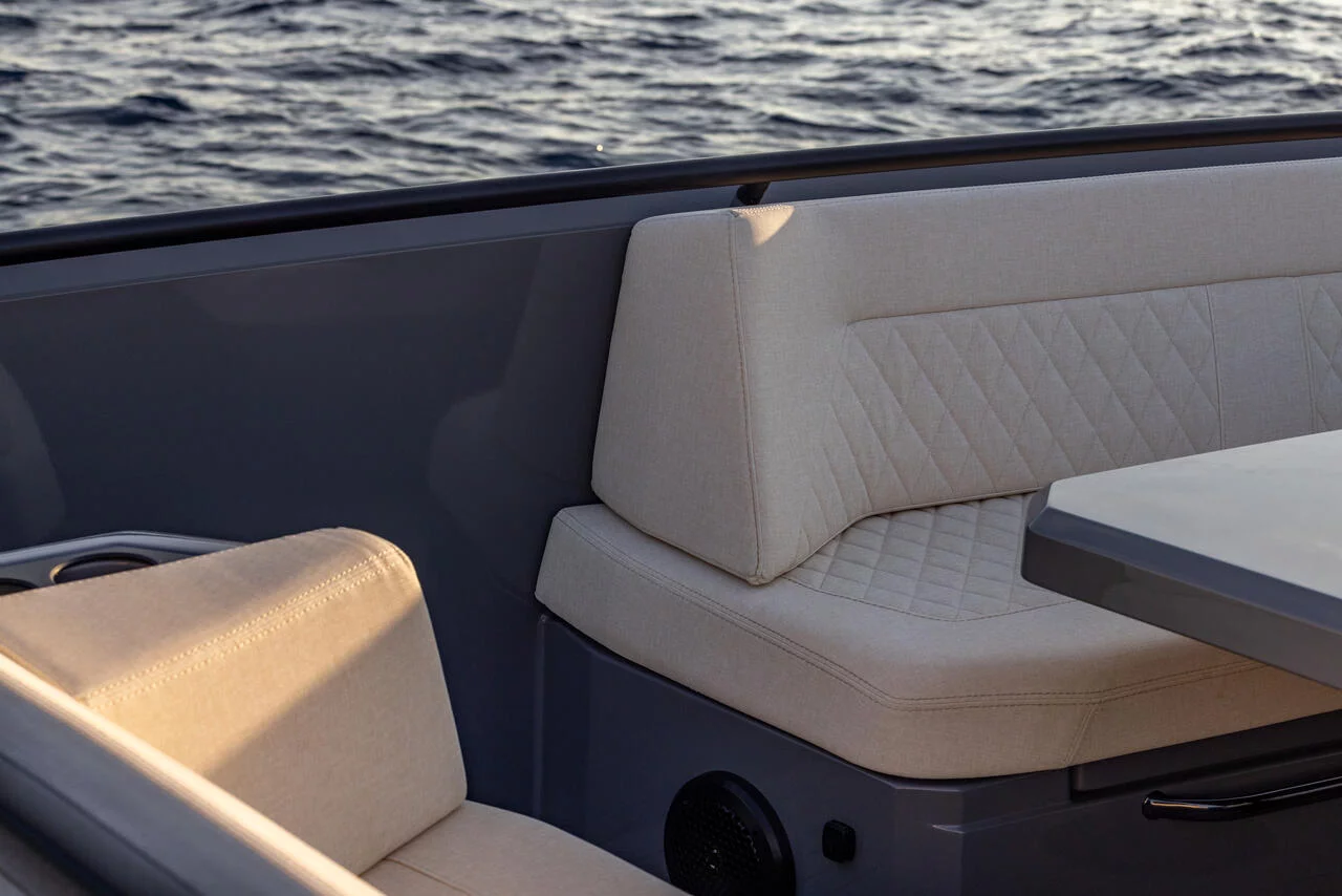 Vanquish VQ40 (Goldfinger)  - 14