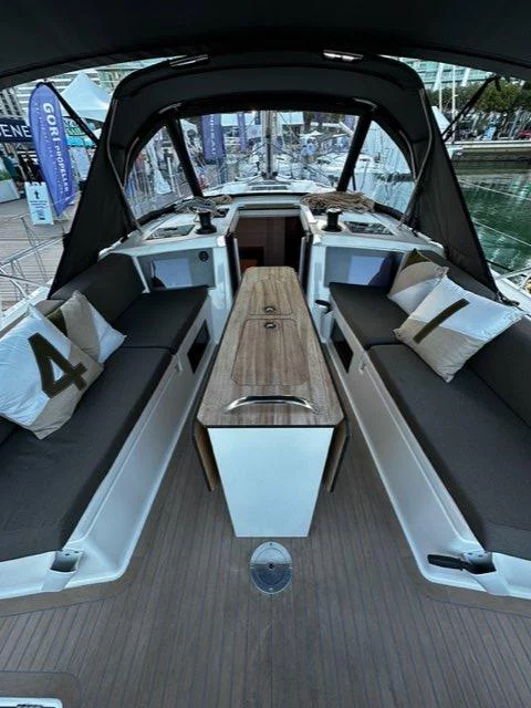 Dufour 41 (Whata Life)  - 5