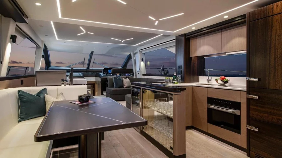Sunseeker Manhattan 68 (Apollo)  - 14