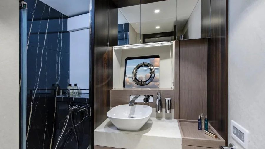 Sunseeker Manhattan 68 (Apollo)  - 22