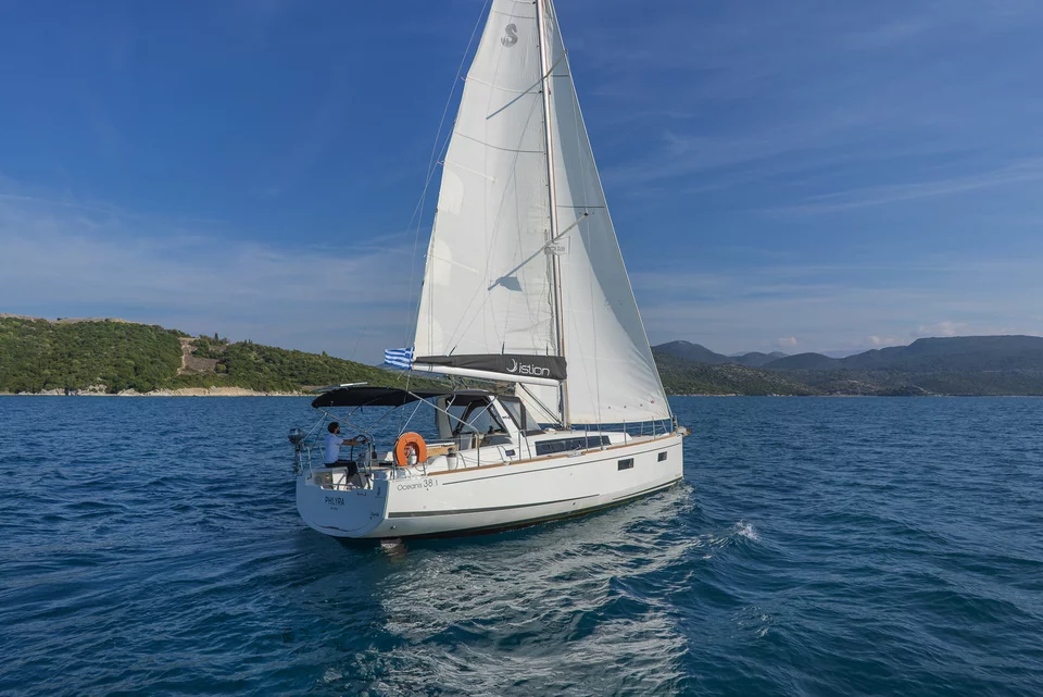 Oceanis 38.1 (Philyra)  - 6