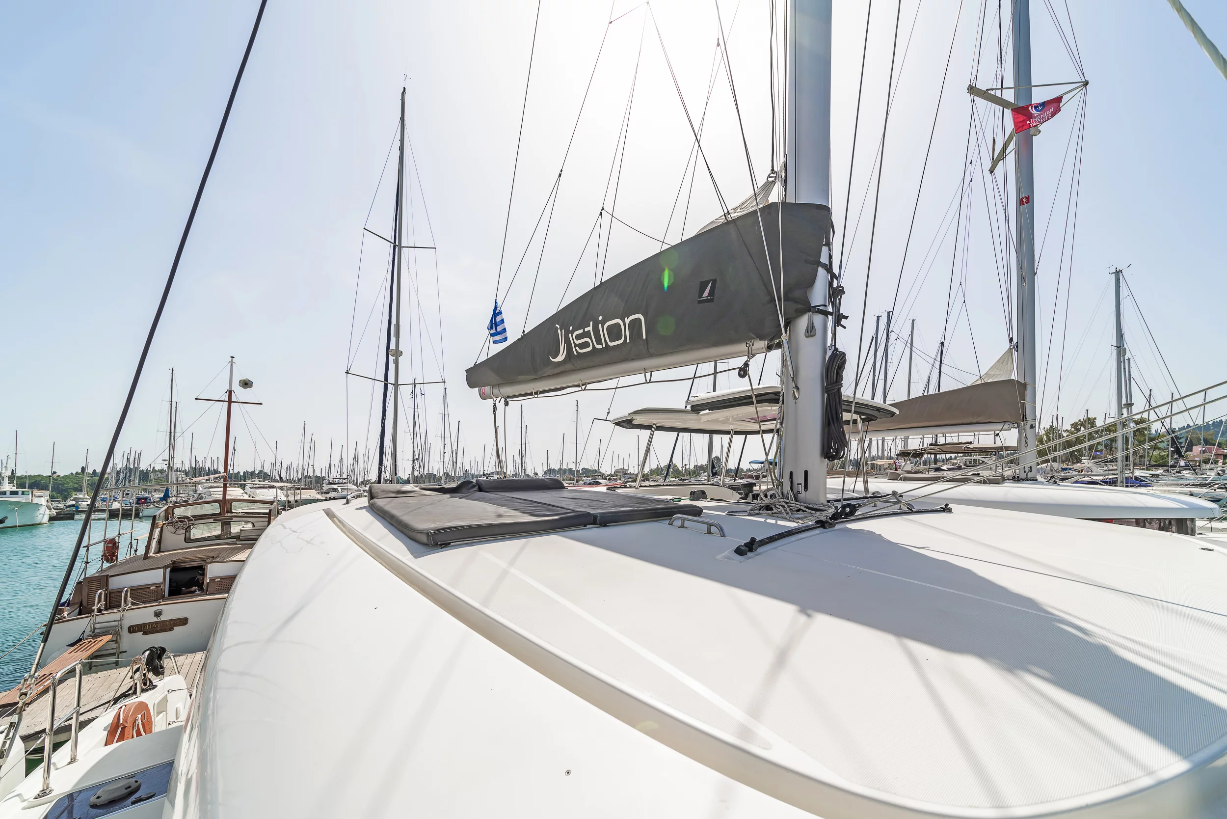 Lagoon 42 - 4 + 2 cab. (Equilibrium)  - 12