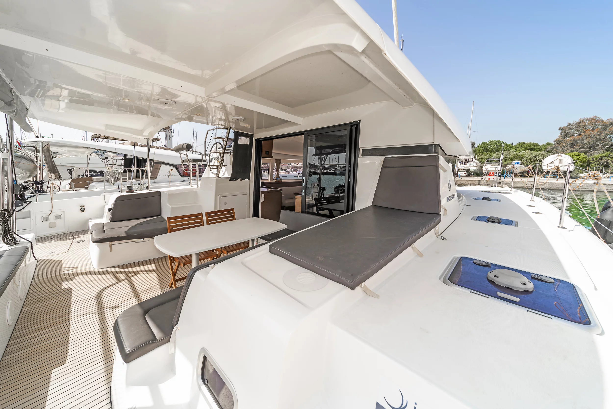 Lagoon 42 - 4 + 2 cab. (Equilibrium)  - 6