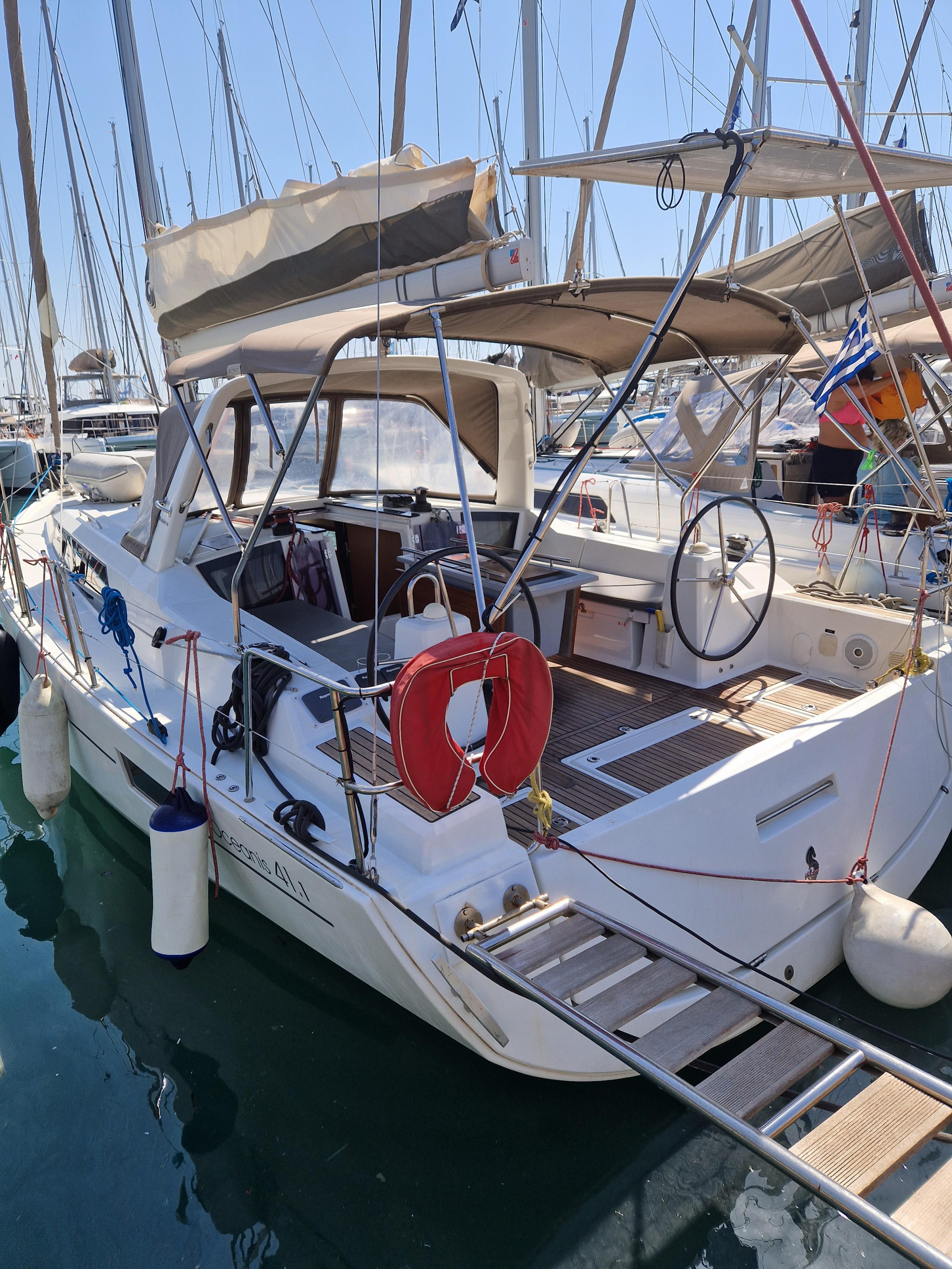 Photo #3 - Oceanis 41.1 (Kos 41.7) in Athens - 40520