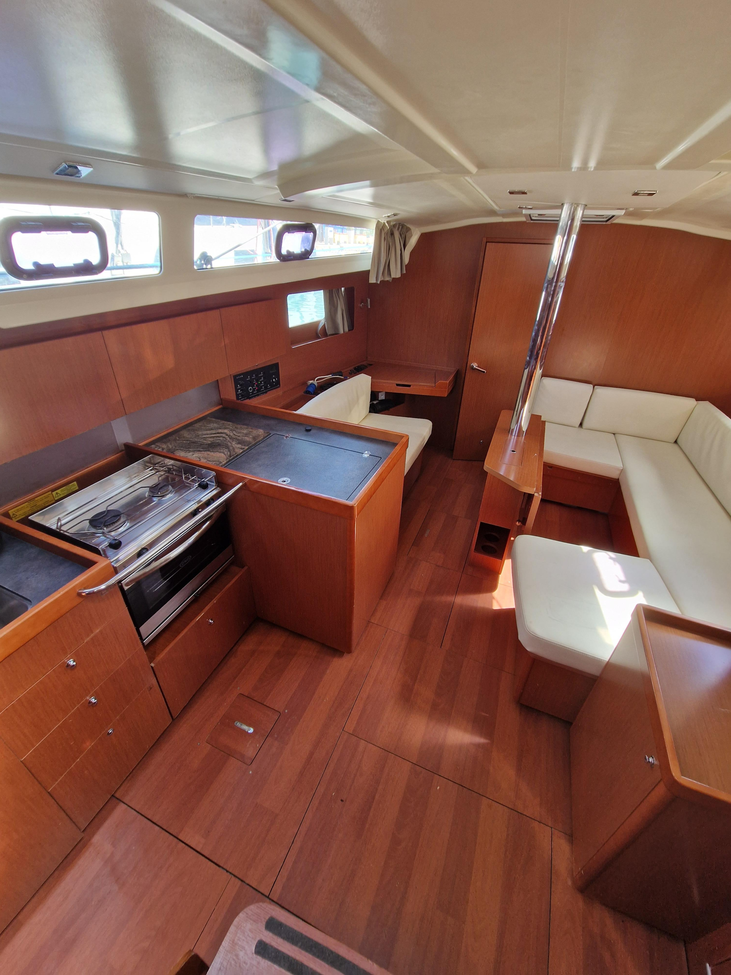 Photo #8 - Oceanis 41.1 (Kos 41.7) in Athens - 40520