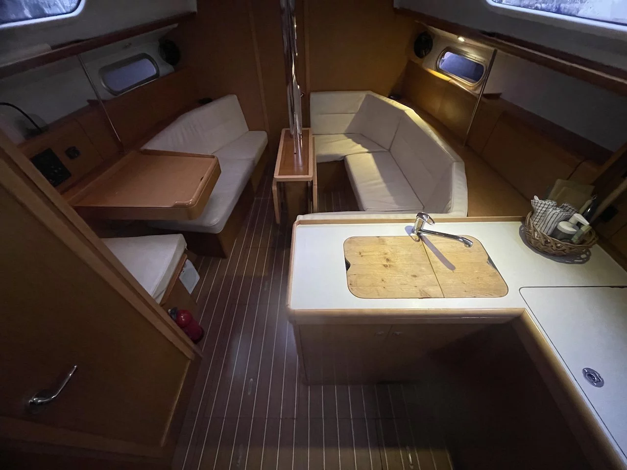 Sun Odyssey 36i (Agatha)  - 11