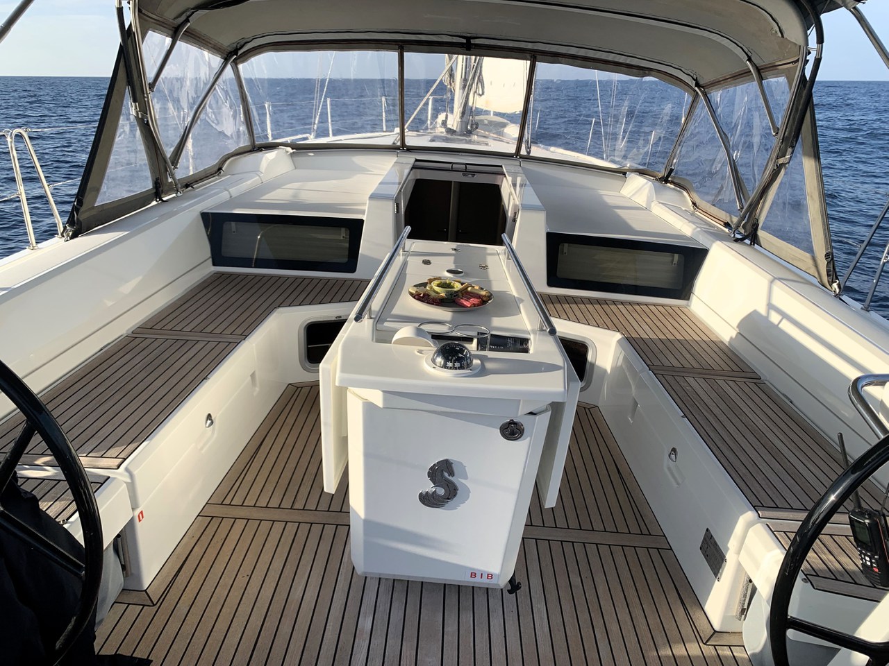 Photo #3 - Oceanis 51.1 - 5 + 1 cab. (Avocado) en Cala D`Or - 40527