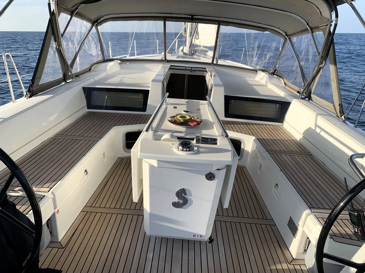 Oceanis 51.1 - 5 + 1 cab. (Avocado)  - 2