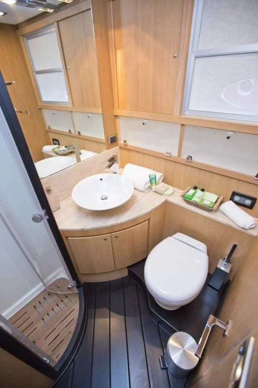 Abacus 70 (Malibu)  - 12