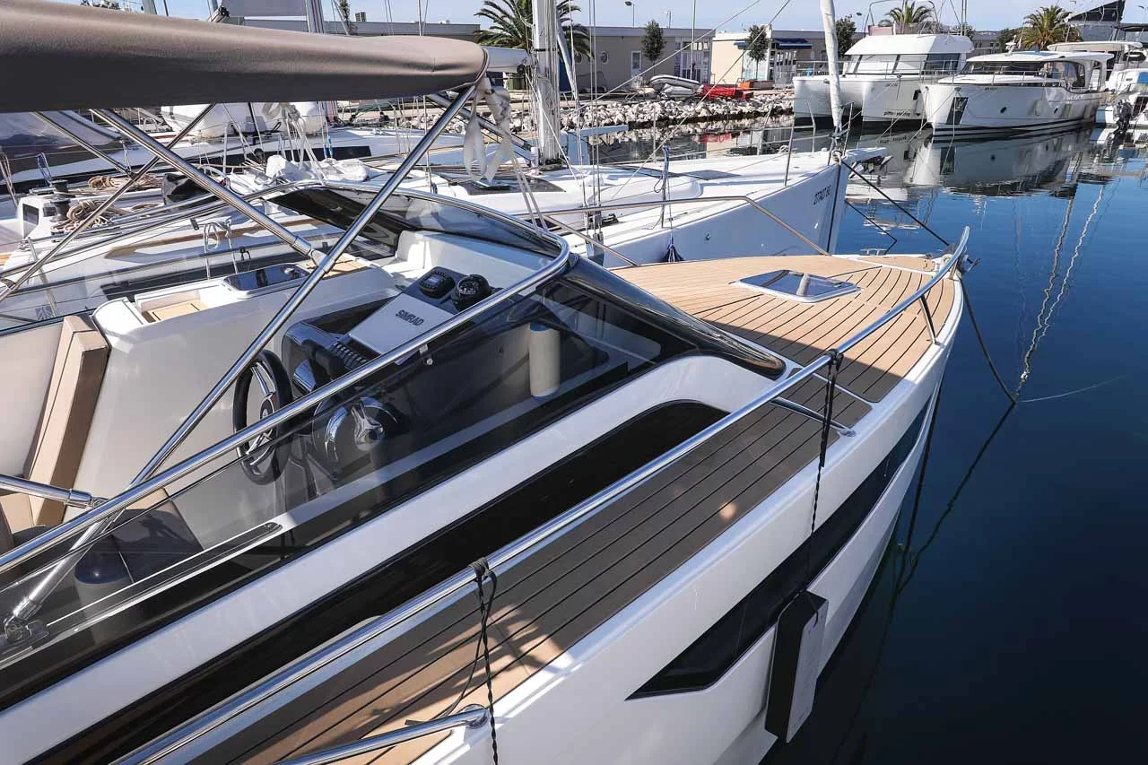 Nuva M9 Cabin (Planac)  - 3