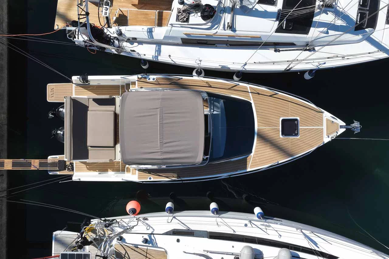 Nuva M9 Cabin (Planac)  - 5