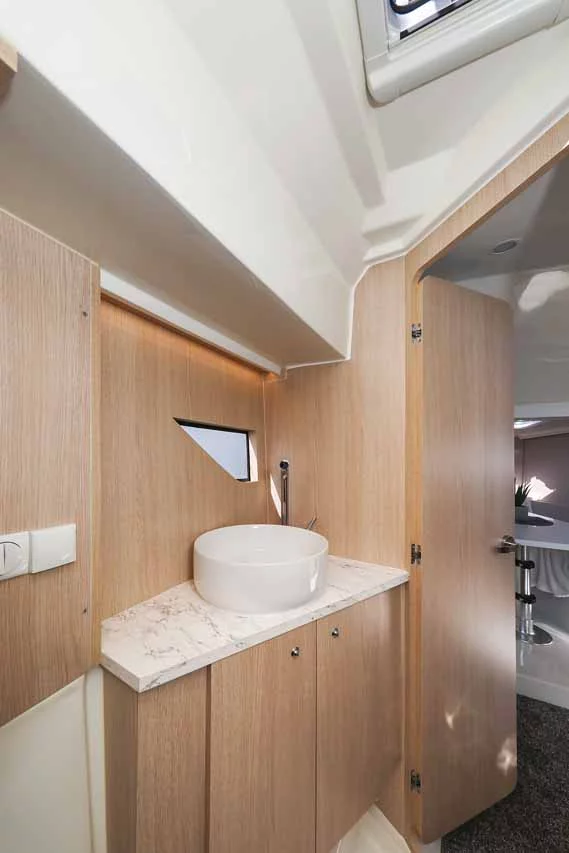 Nuva M9 Cabin (Planac)  - 17
