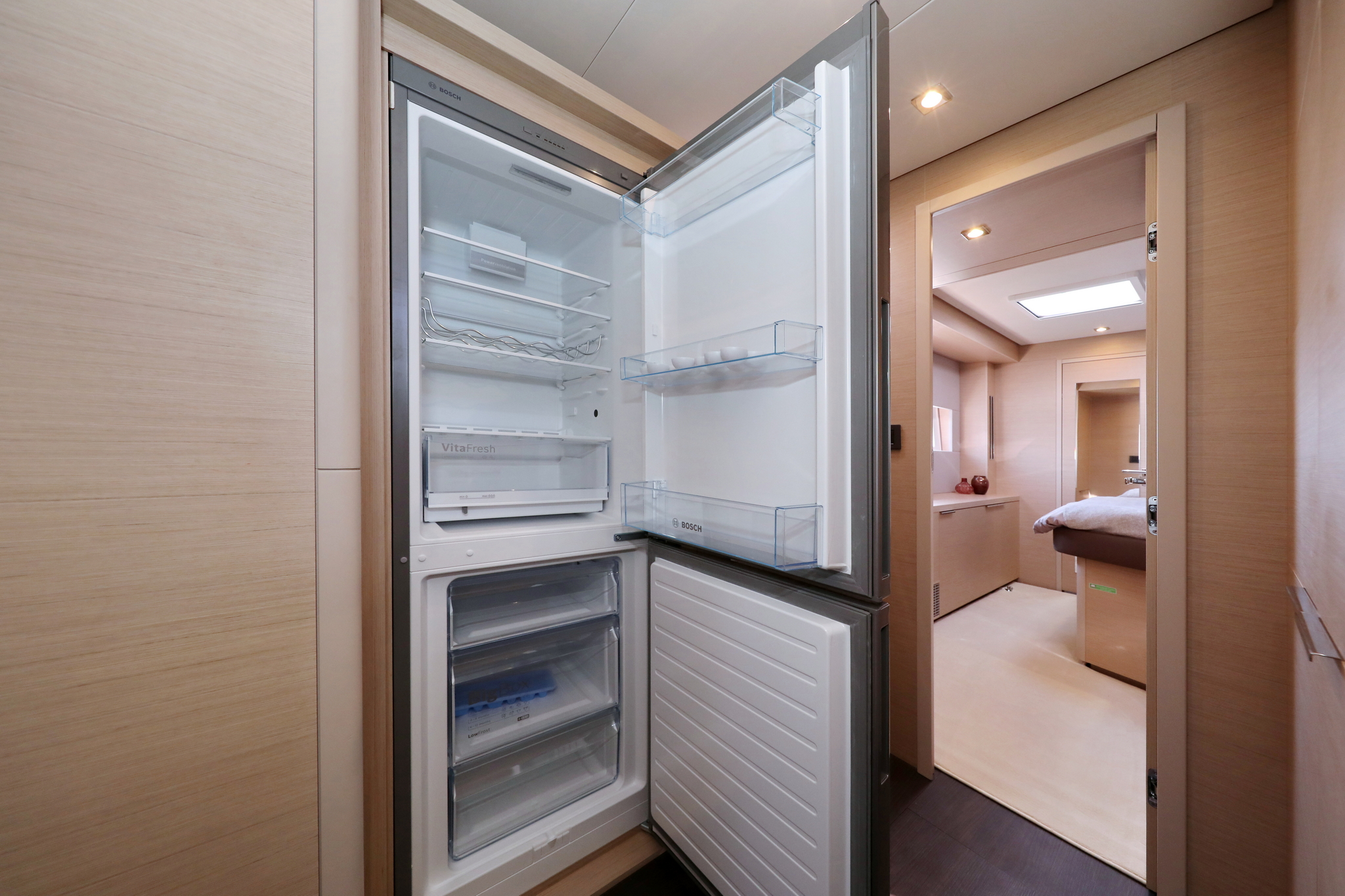 Photo #2 - Lagoon 55 - 4 cab. (Champagne Please) in Split - 40558