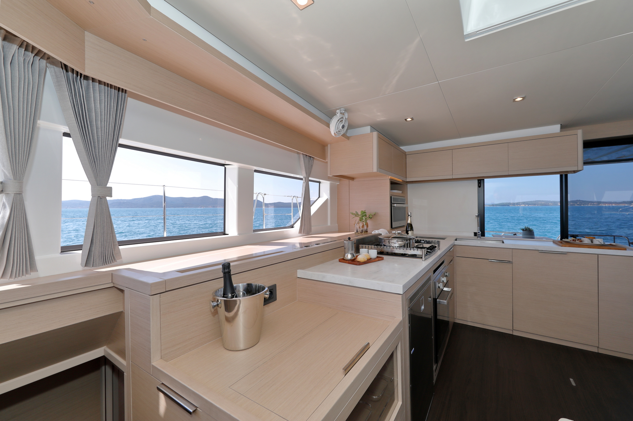 Photo #16 - Lagoon 55 - 4 cab. (Champagne Please) in Split - 40558