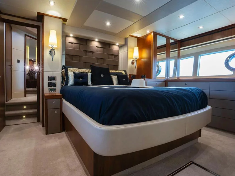 Sunseeker Manhattan 73 (Goldeneye)  - 12