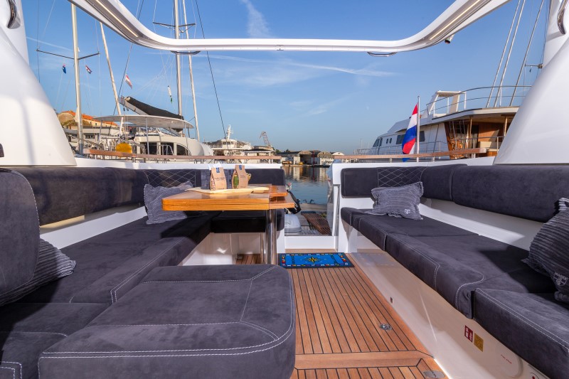 Marex 360 Cabriolet Cruiser — photo 9