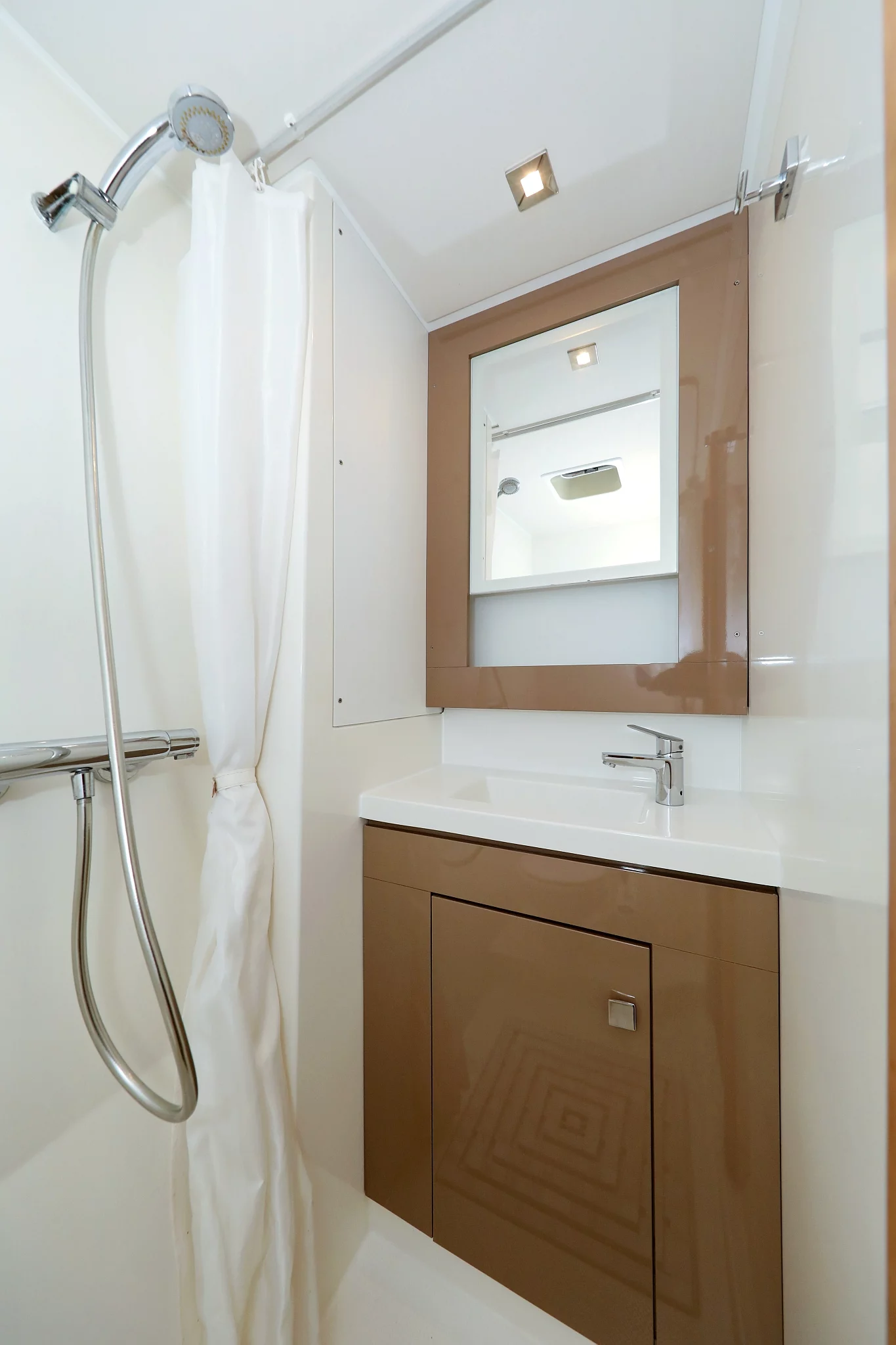 Fountaine Pajot Saba 50 - 6 + 1 cab. (Poco Loco)  - 12