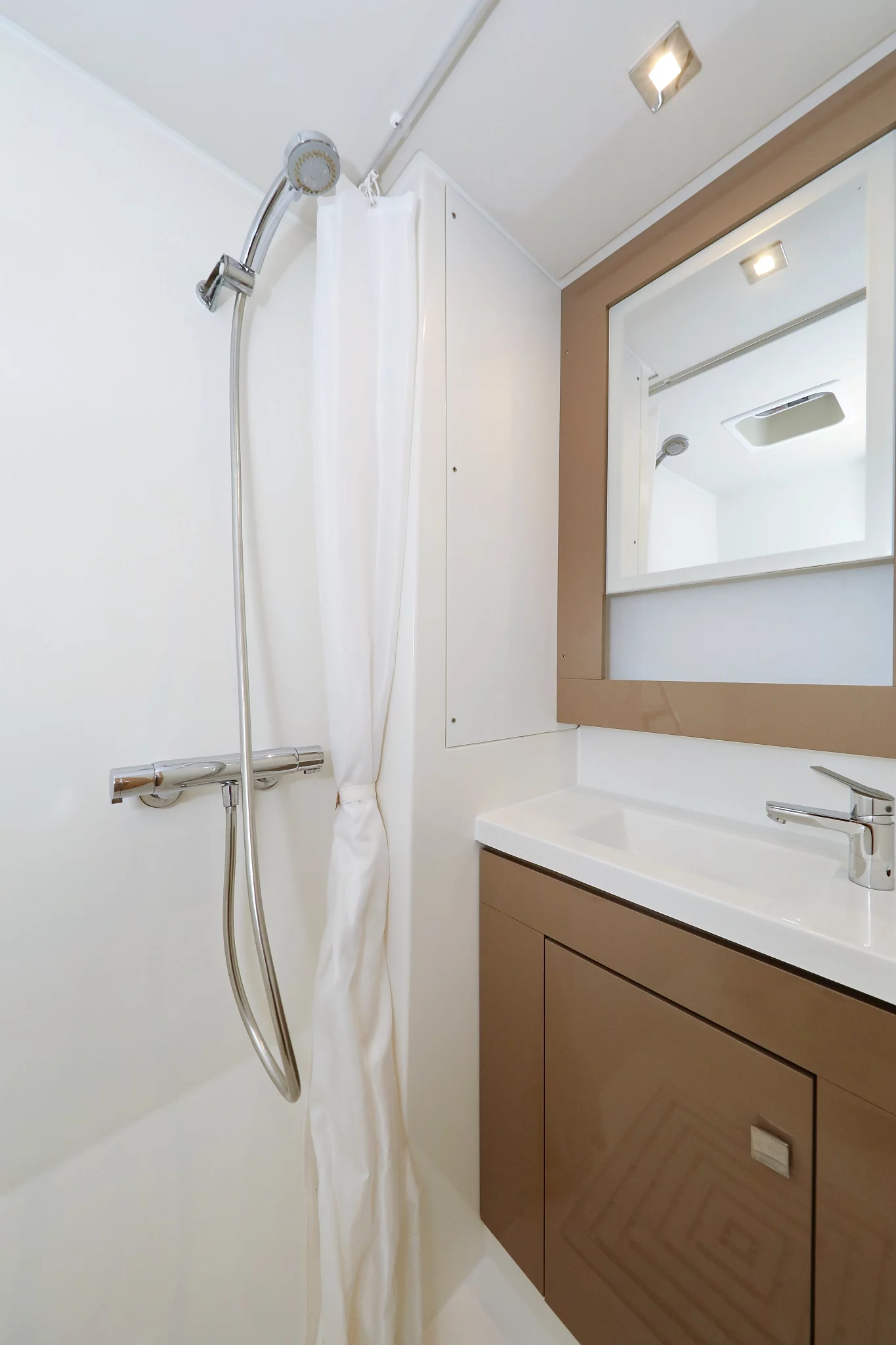 Fountaine Pajot Saba 50 - 6 + 1 cab. (Poco Loco)  - 19