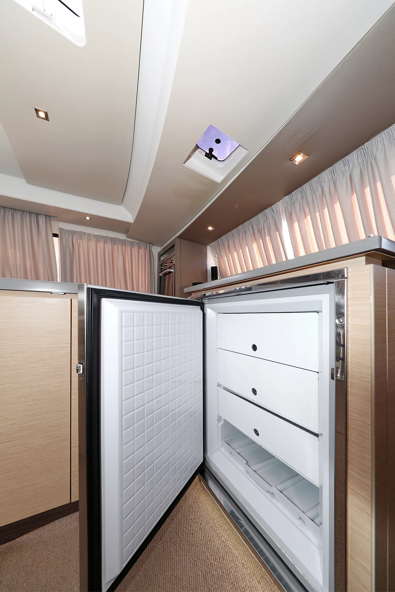 Fountaine Pajot Saba 50 - 6 + 1 cab. (Poco Loco)  - 22