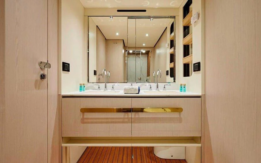 Azimut 78 Fly - 4 + 1 cab. (OMR Group)  - 30