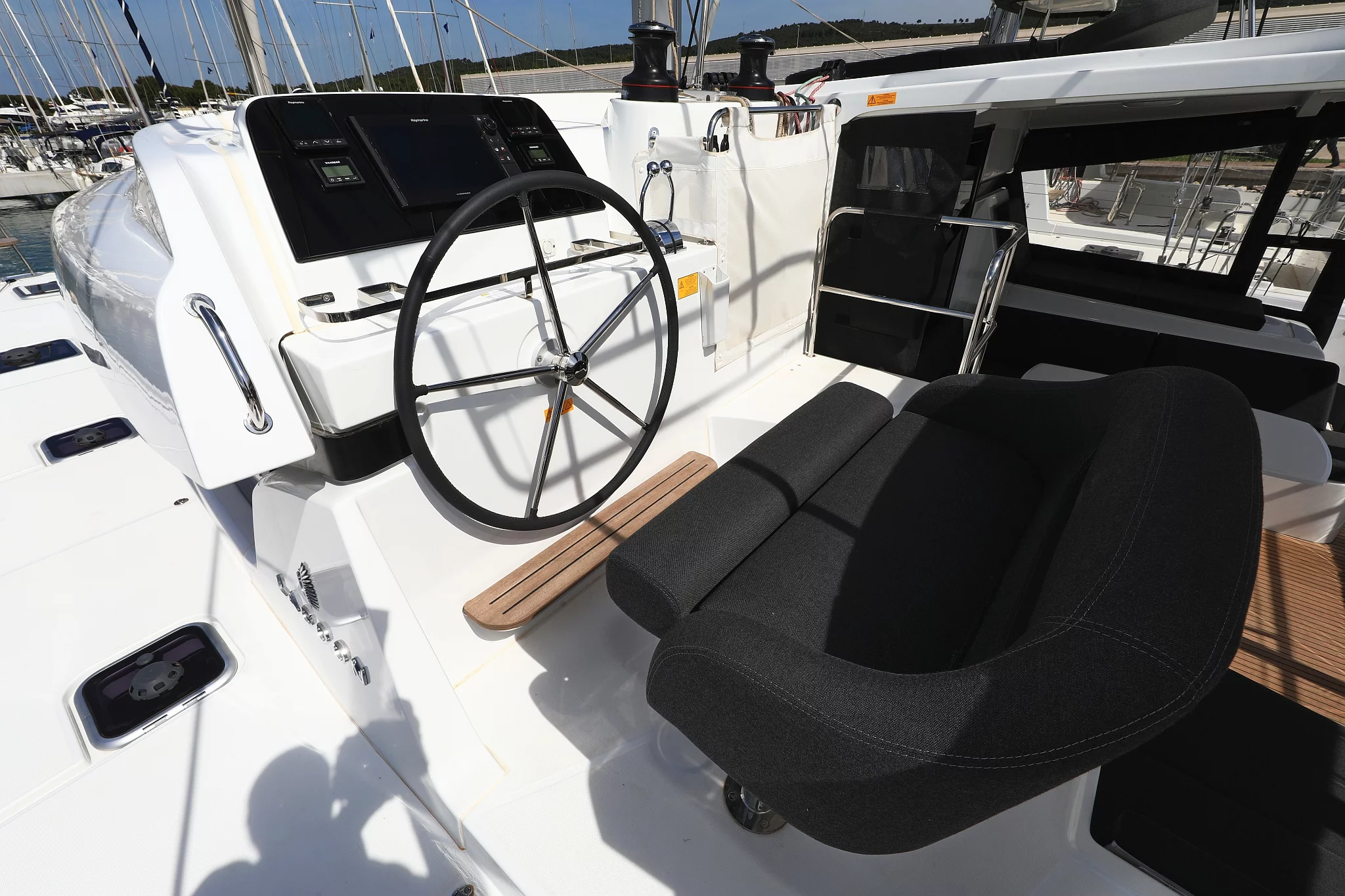 Lagoon 42 - 4 + 2 cab. (Family Time)  - 8