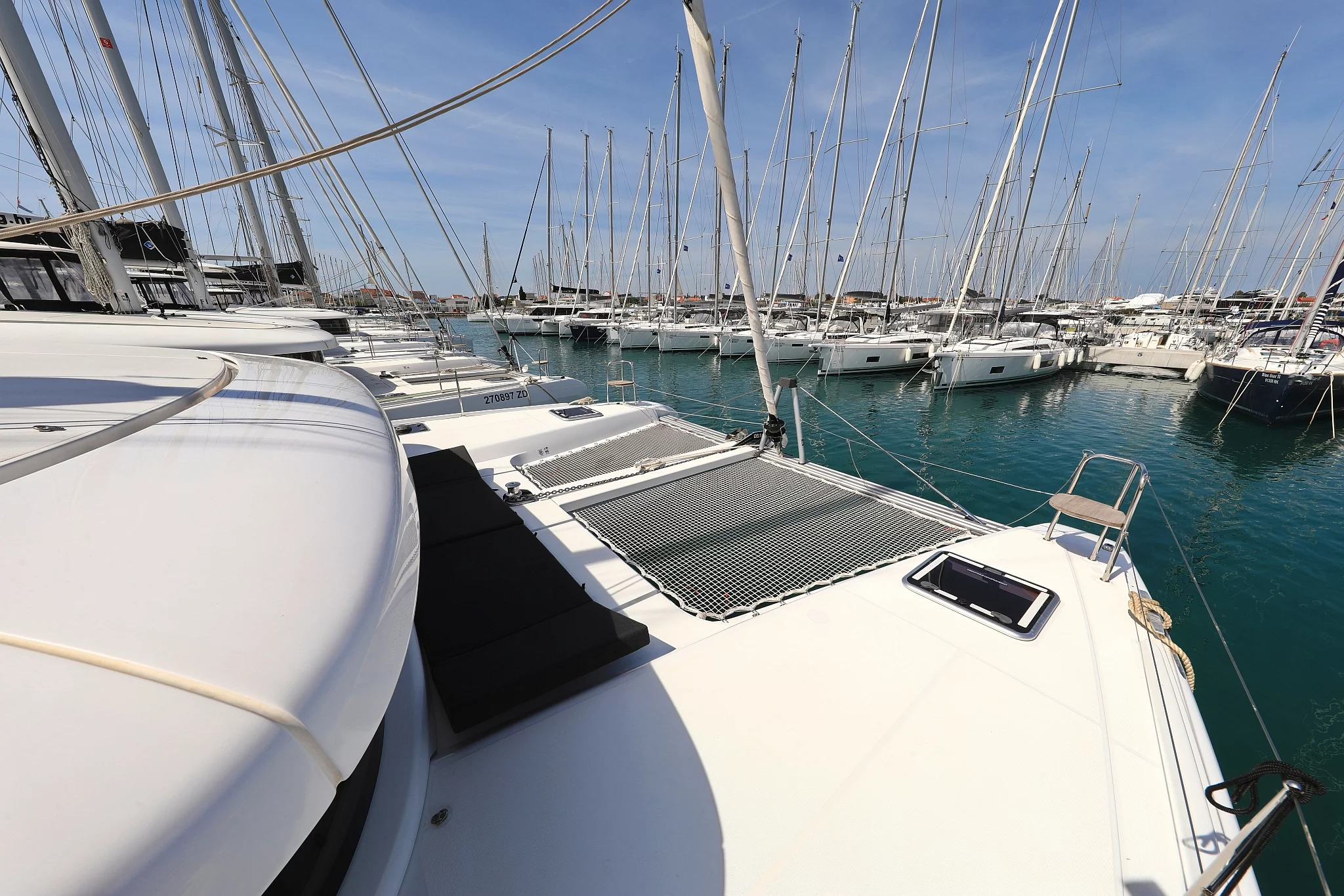 Lagoon 42 - 4 + 2 cab. (Family Time)  - 15