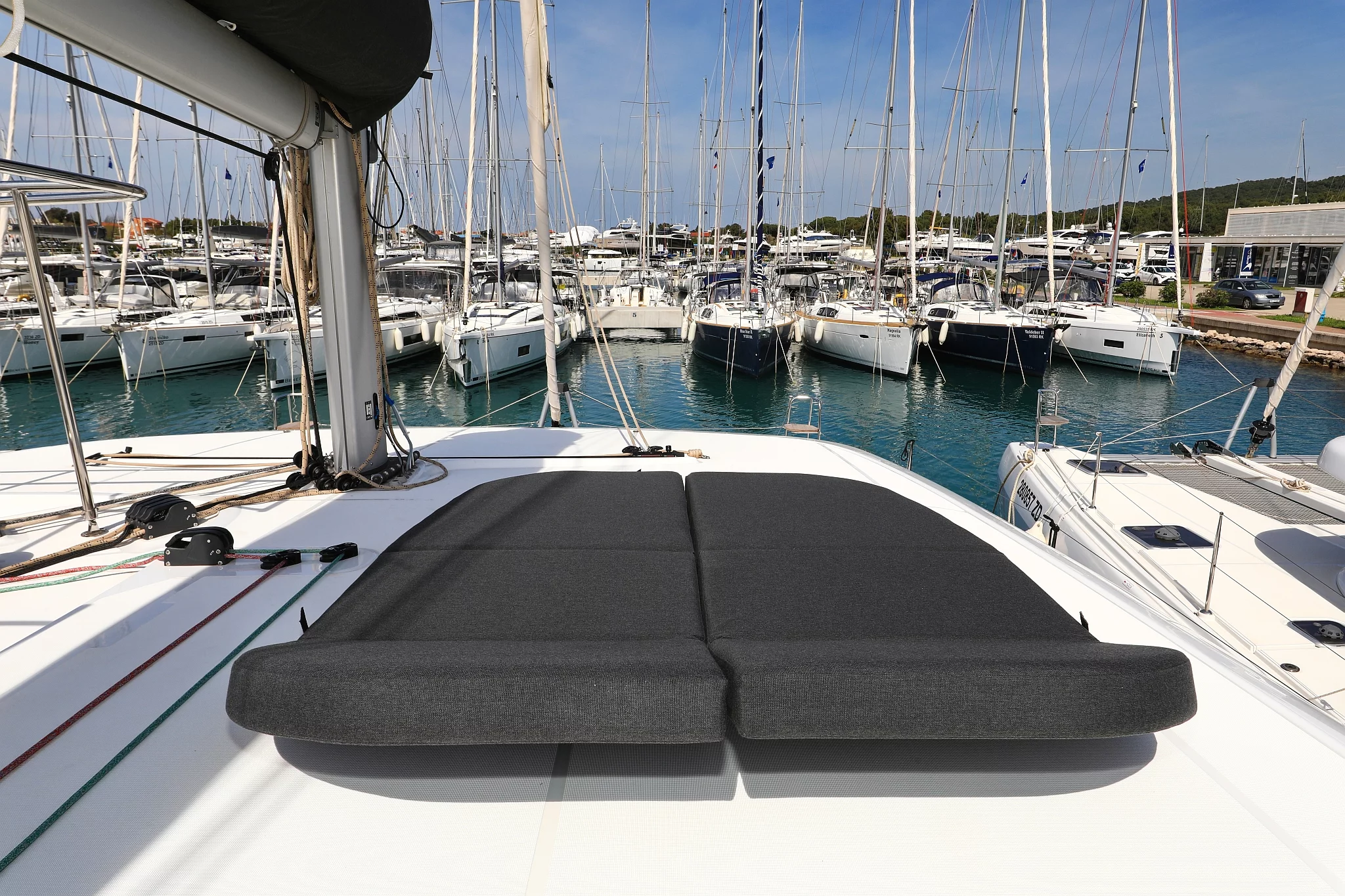 Lagoon 42 - 4 + 2 cab. (Family Time)  - 19