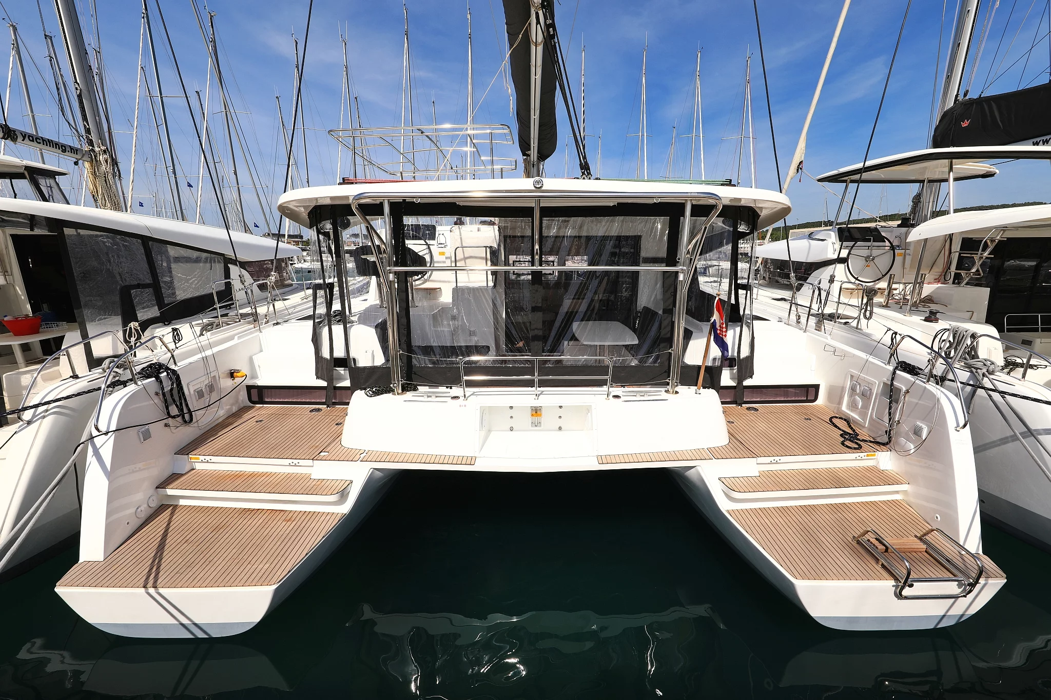 Lagoon 42 - 4 + 2 cab. (Family Time)  - 21