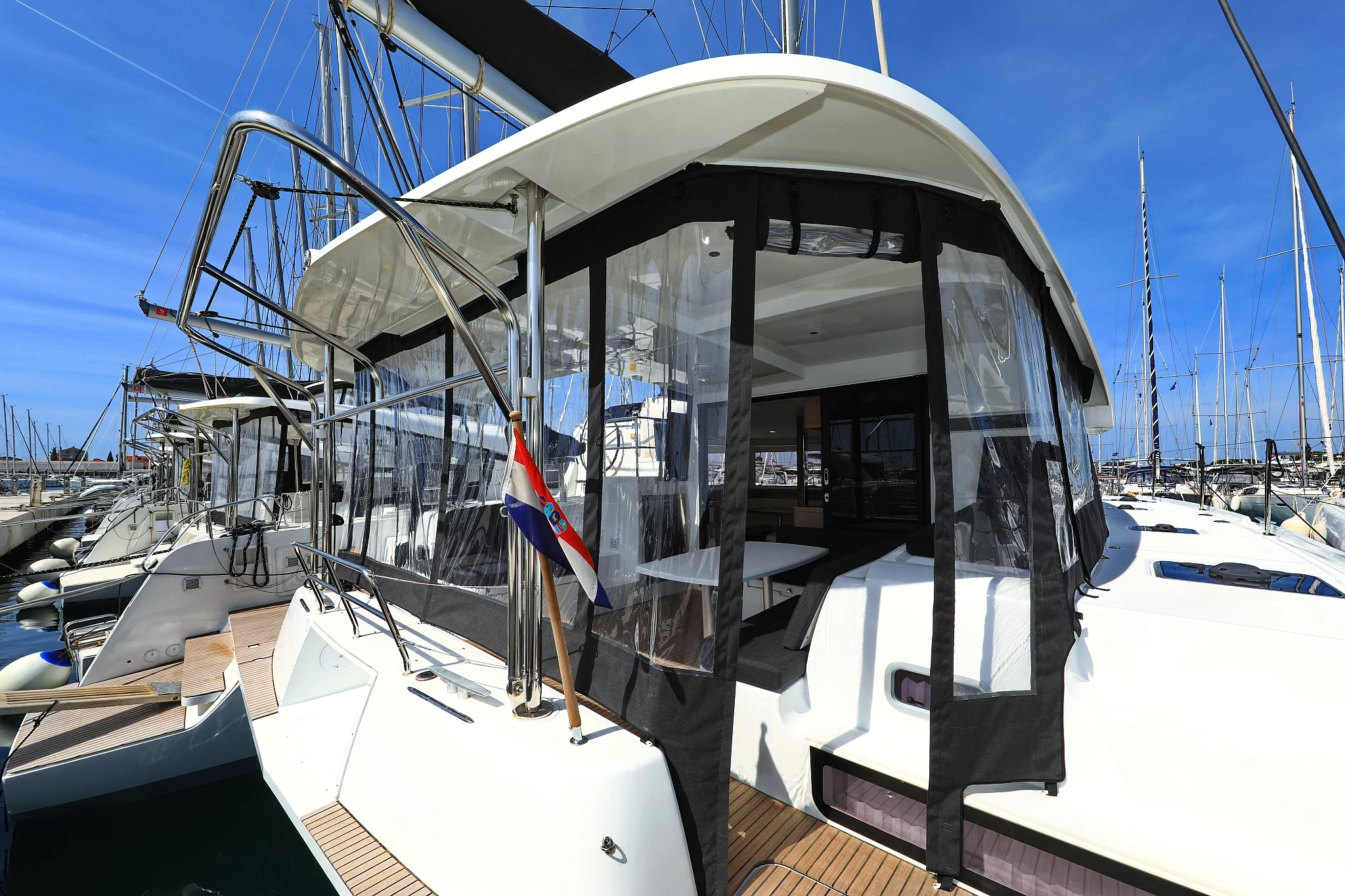 Lagoon 42 - 4 + 2 cab. (Family Time)  - 30