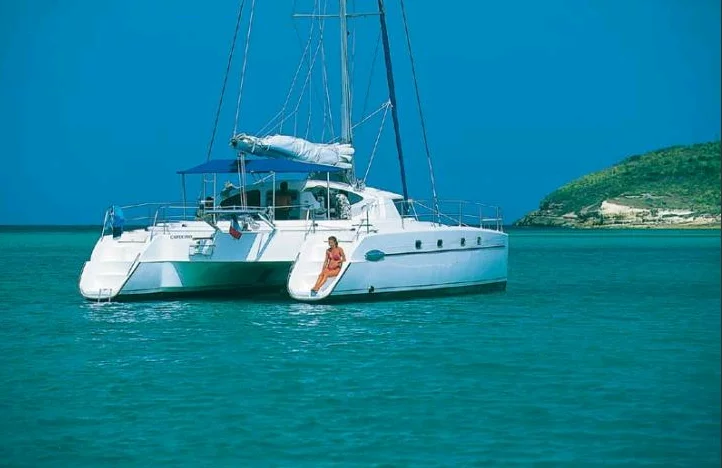 Belize 43 - 4 + 2 cab. (Artemis K)  - 0