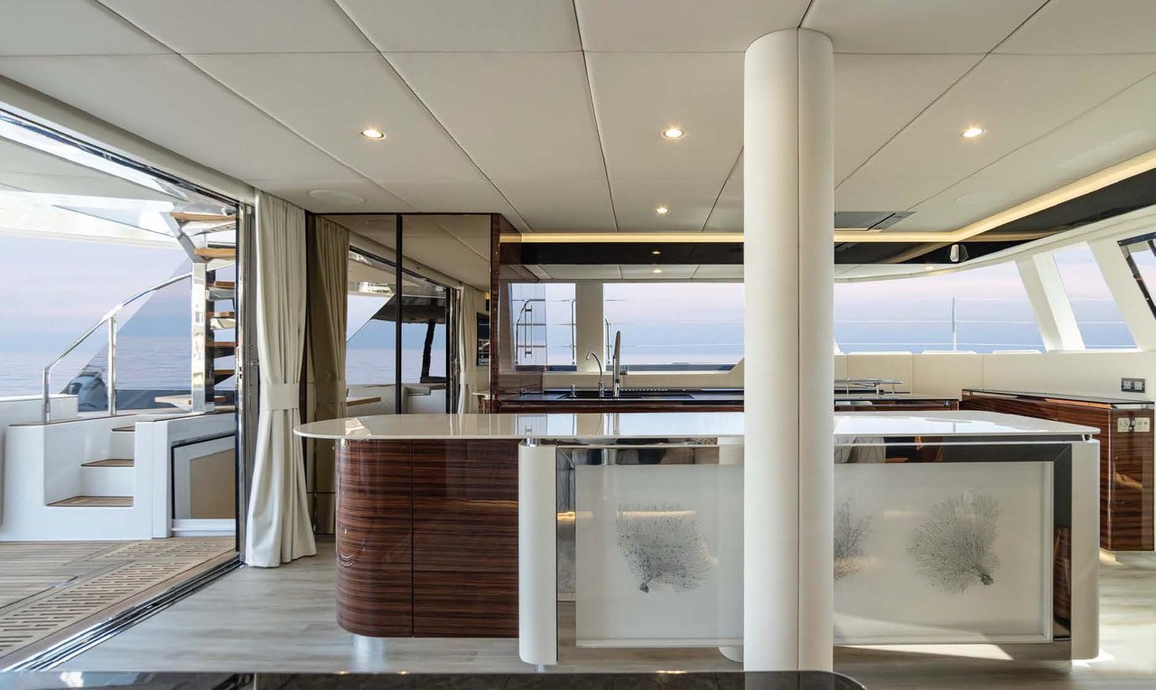 Photo #16 - Sunreef 60 (Dessus) in Kastela - 40647