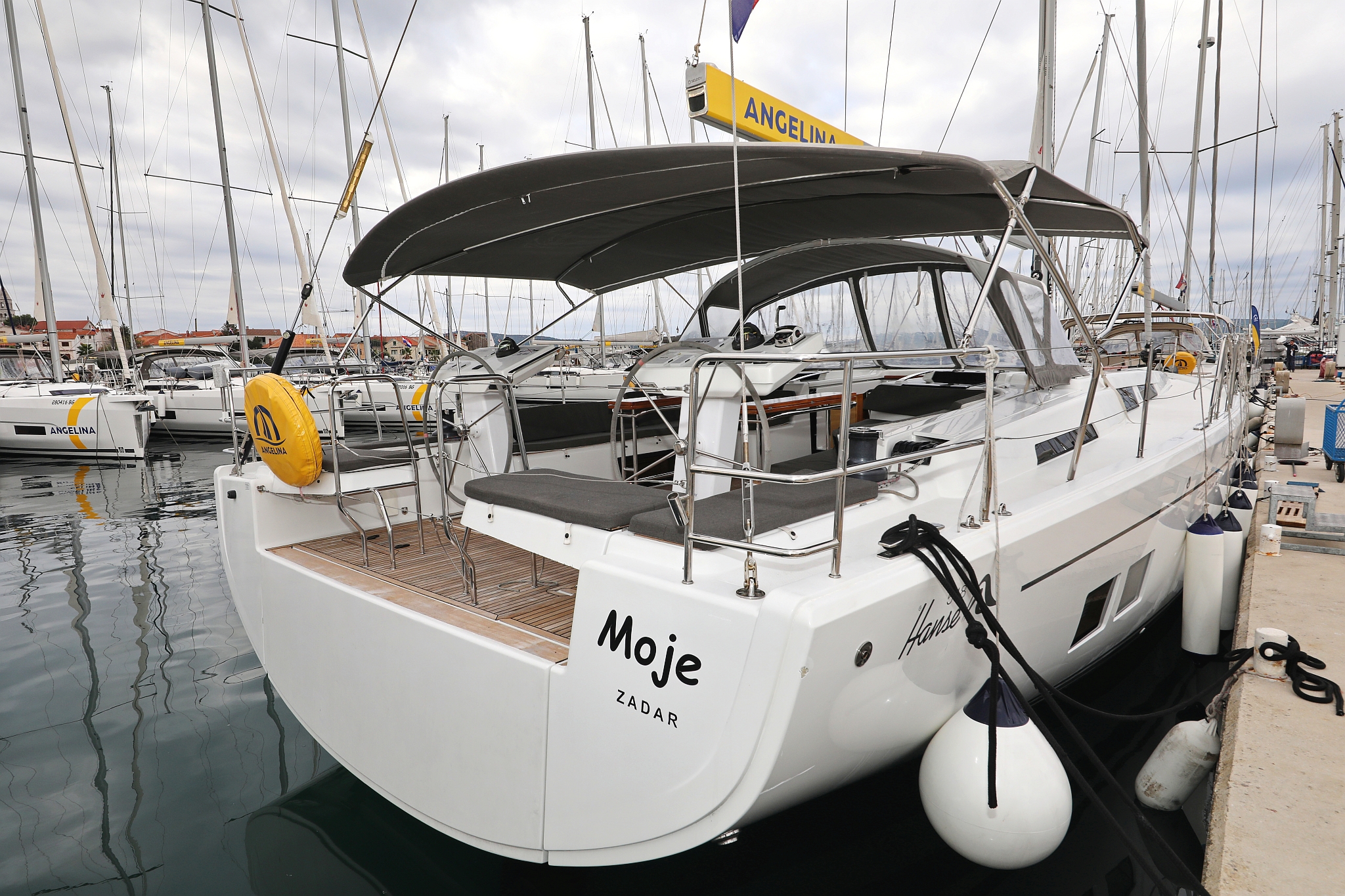 Photo #1 - Hanse 548 - 5 + 1 cab. (Moje) en Biograd - 40672