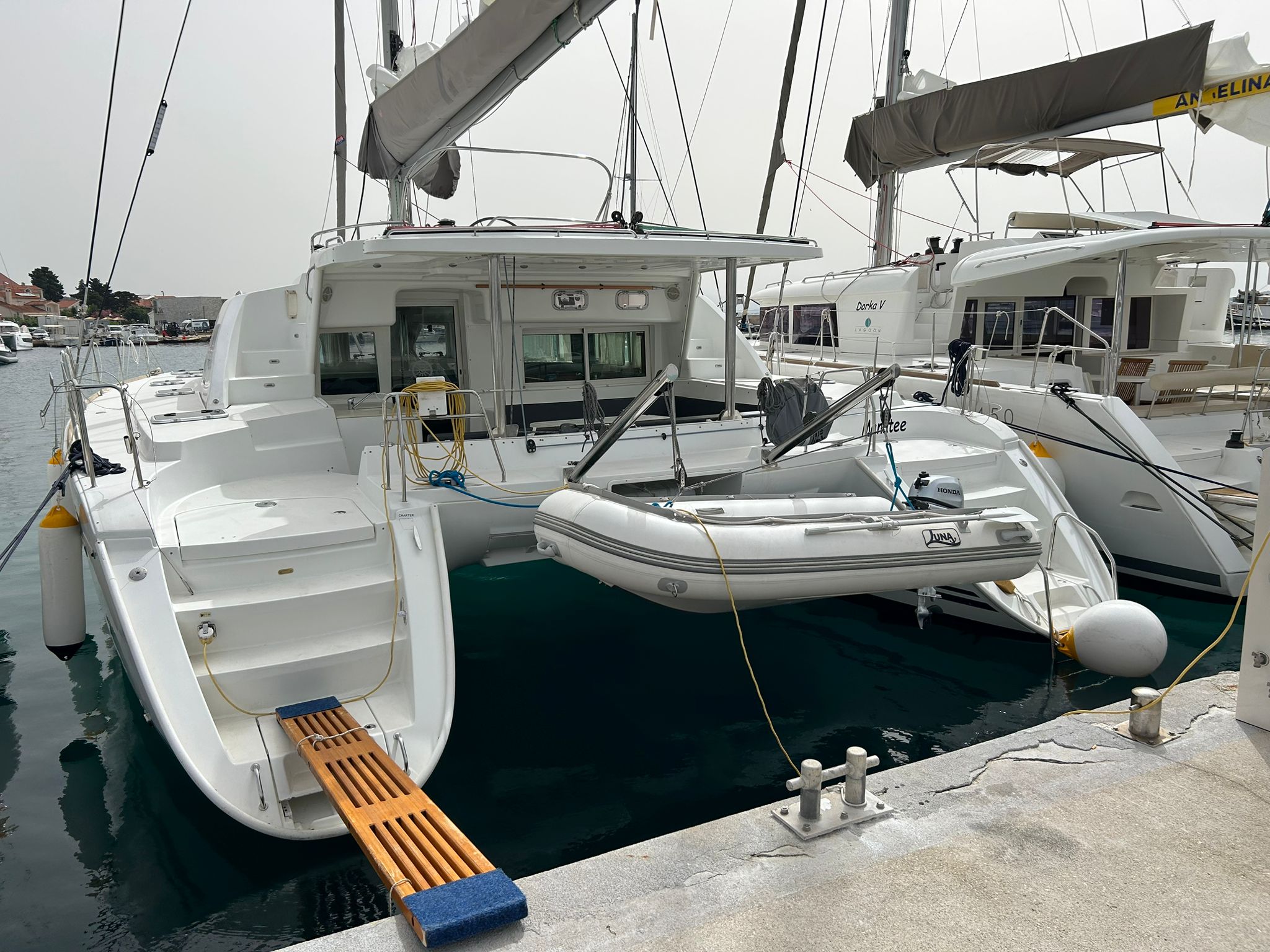 Photo #1 - Lagoon 440 - 4 cab. (Manatee) in Tribunj - 40700