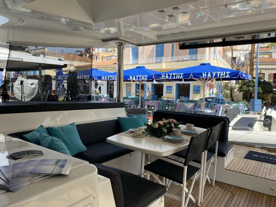 Photo #20 - Lagoon 52 - 4 + 2 cab. (White Pearl) in Atene - 40742