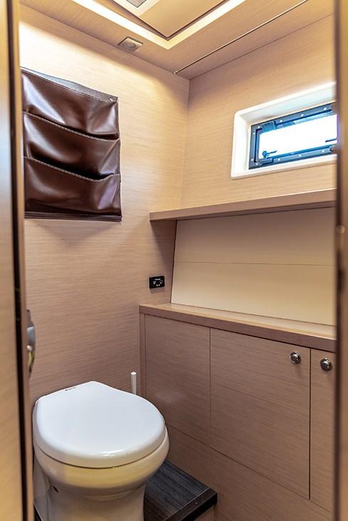 Photo #5 - Lagoon 52 - 4 + 2 cab. (White Pearl) in Atene - 40742
