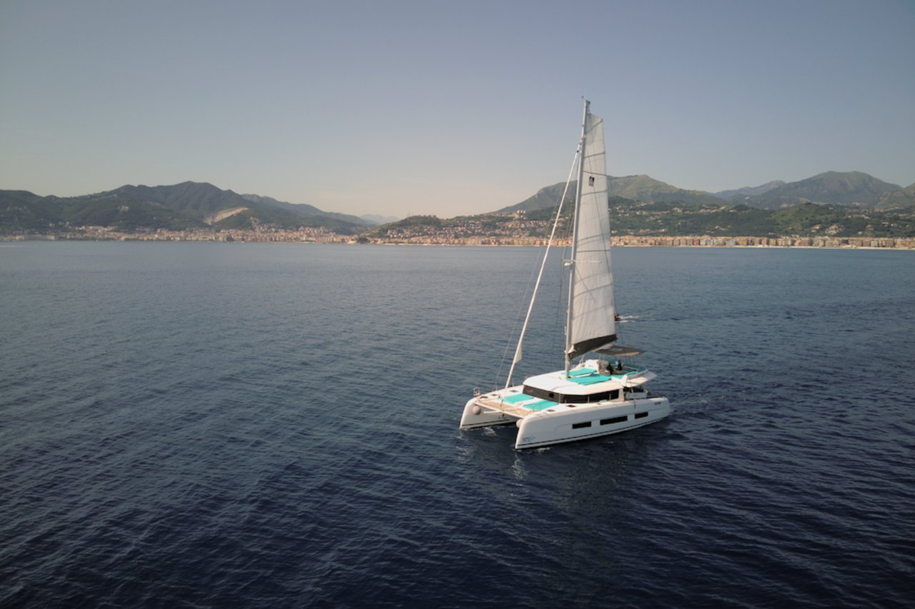 Photo #1 - Dufour 48 Catamaran - 5 + 1 cab. (Futura) in Castiglioncello - 40748
