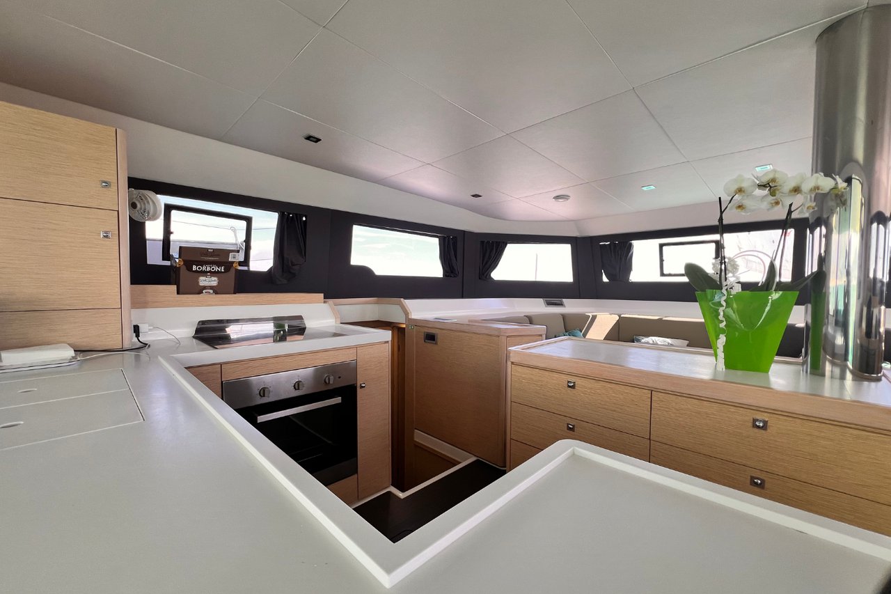 Photo #7 - Dufour 48 Catamaran - 5 + 1 cab. (Futura) in Castiglioncello - 40748