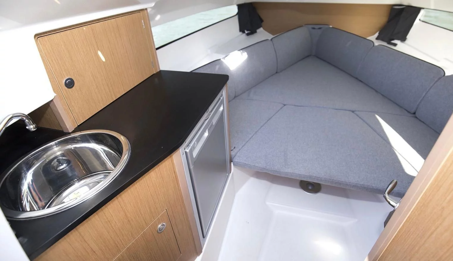 Beneteau Flyer 8 SUNdeck (Little Queens)  - 4