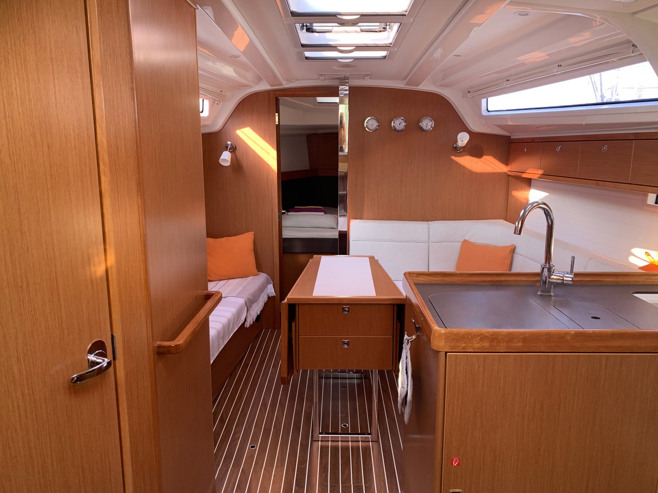 Photo #6 - Bavaria Cruiser 37 - 3 cab. (Roger Rabbit) in Fethiye - 40794