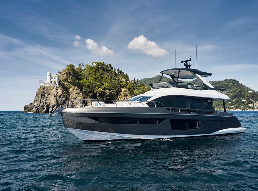 Photo #3 - Azimut 68 - 4 + 1 cab. (Pangea) in Podstrana - 40797