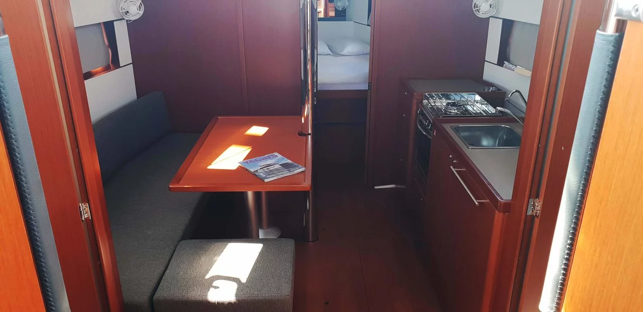 Oceanis 38.1 (Bellona)  - 6