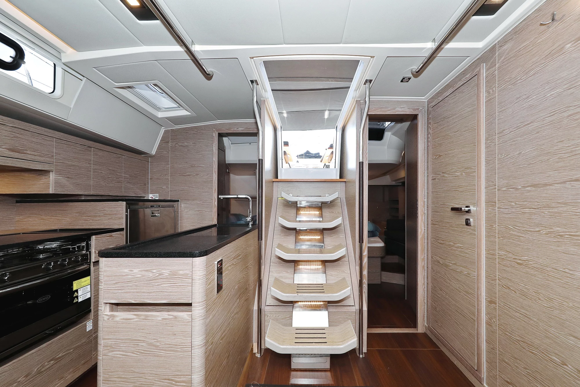 Hanse 548 - 5 + 1 cab. (Simply The Best)  - 12