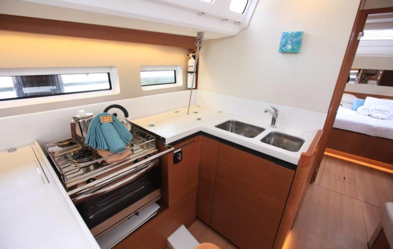 Photo #12 - Sun Odyssey 440 - 3 cab. (Reventador) en St. Petersburg - 40859