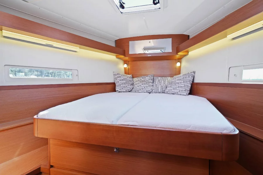 Dufour 430 (Levan)  - 6