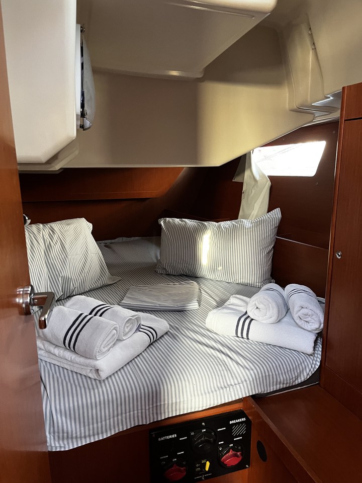 Photo #3 - Oceanis 41.1 (Malika) in Cannigione - 40935