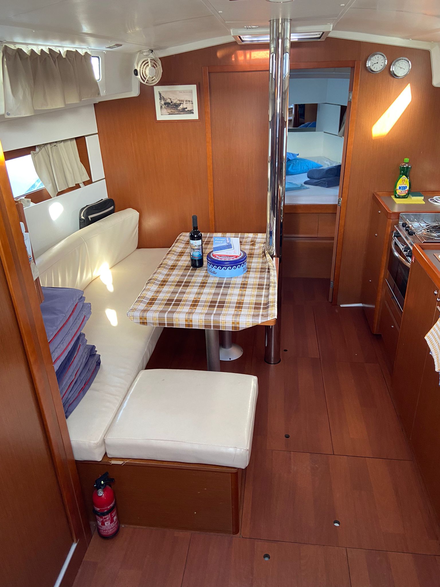 Photo #6 - Oceanis 38.1 (Jasmine) en Procida - 40963