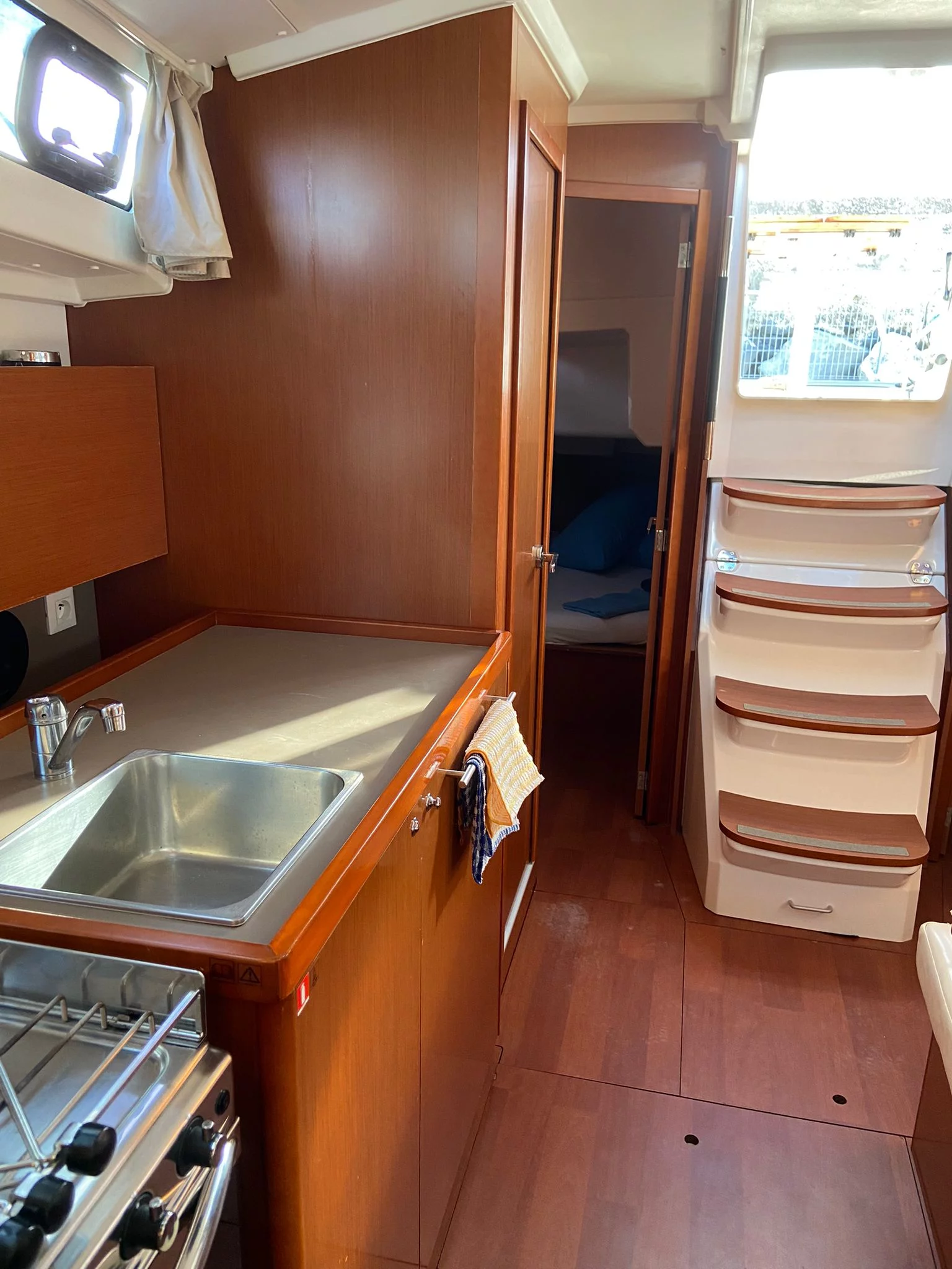 Oceanis 38.1 (Jasmine)  - 6