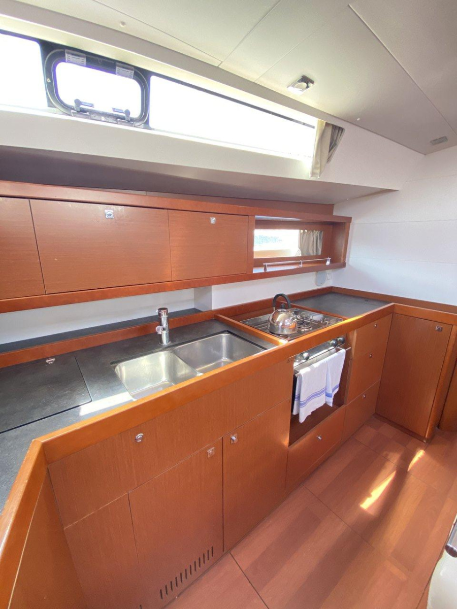 Photo #11 - Oceanis 45 - 4 cab. (Bella) in Procida - 40967