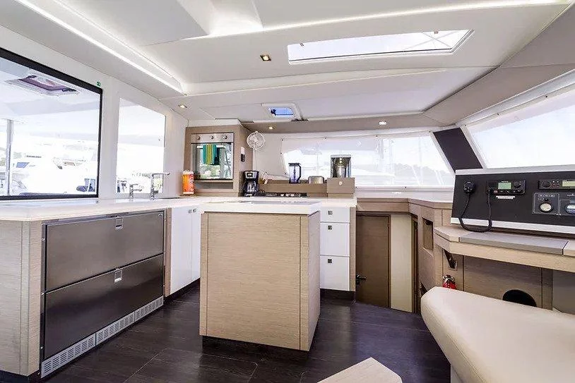 Fountaine Pajot Saona 47 Quintet - 5 + 1 cab. (Sun and Stars)  - 14